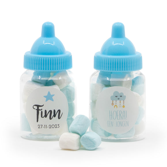 Blauw babyflesje met blauw/witte mini spekjes - Geboortesnoepjes.nl